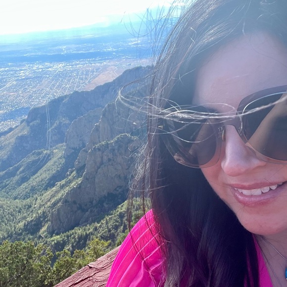 Meet your Posher, Heather - Picture 9 of 12